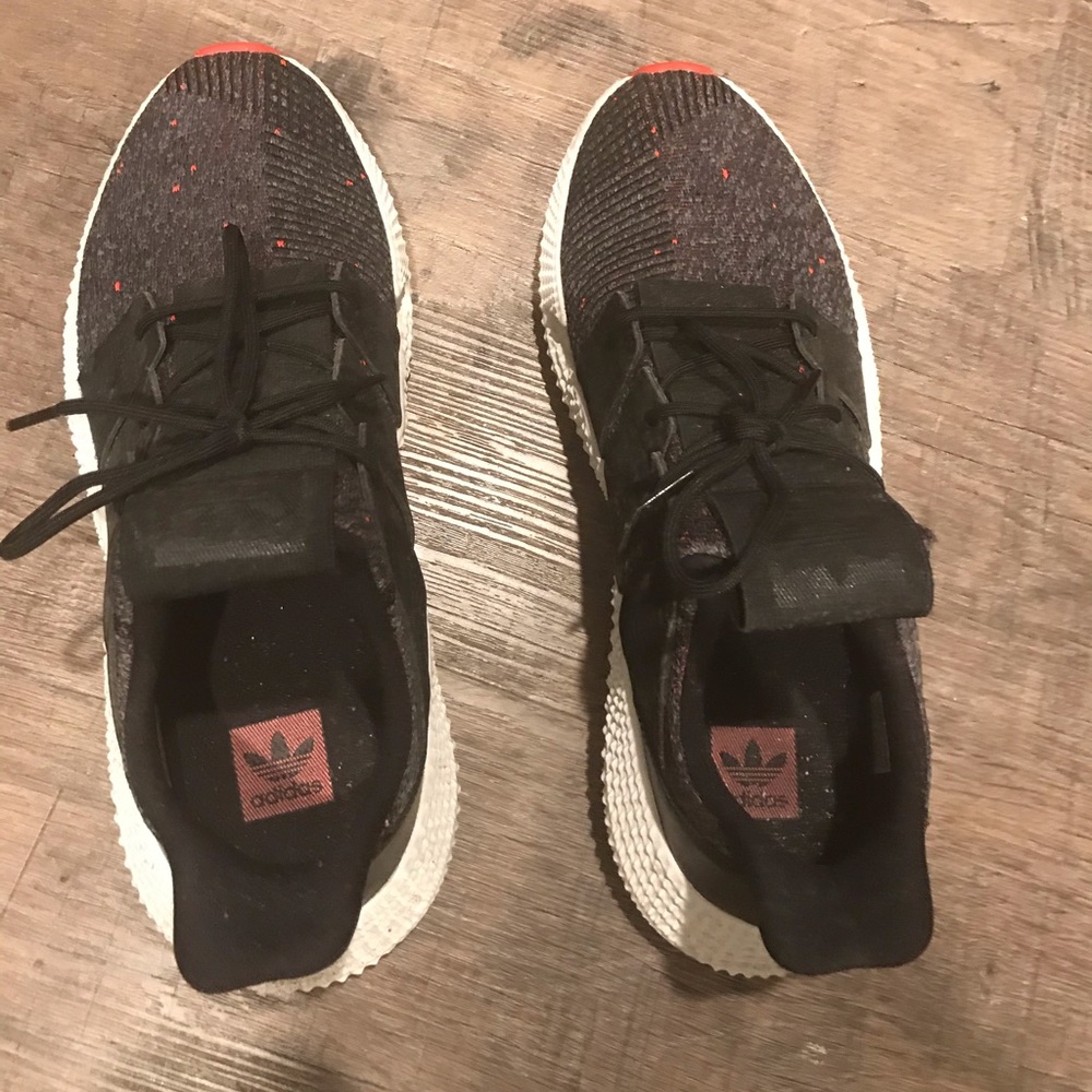Men’s Adidas sneakers